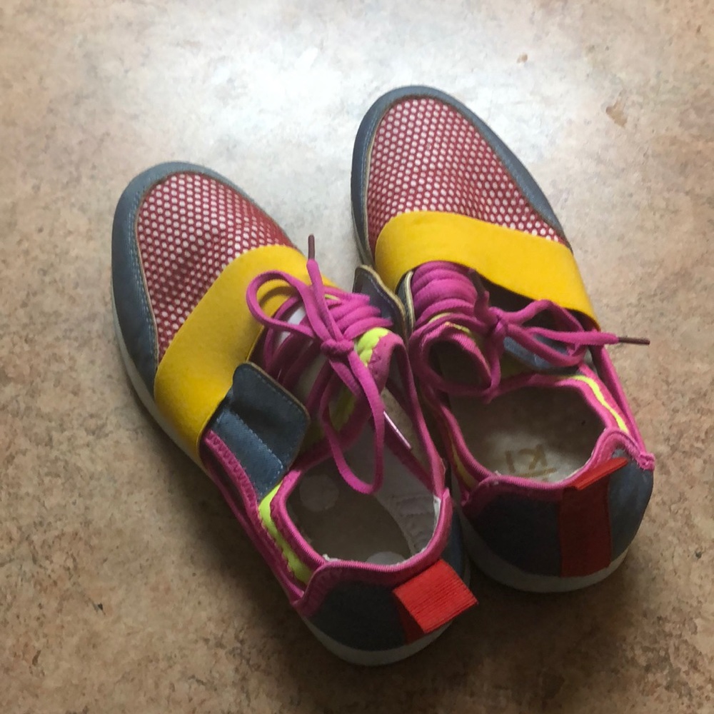Sneakers - Picture 3 of 3
